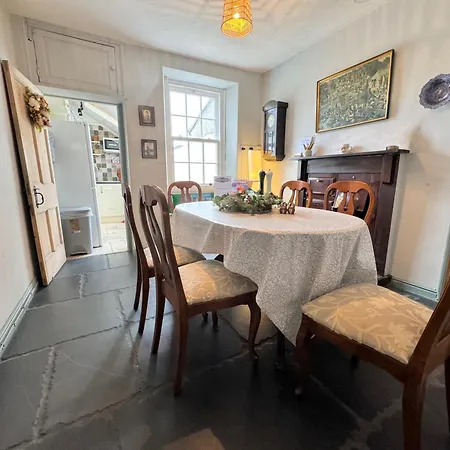 The Cottage 3 Bedroom Pets Welcome *