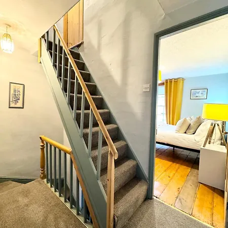 The Cottage 3 Bedroom Pets Welcome *
