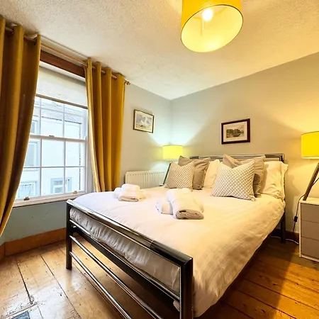 The Old Locksmith 3 - Bed Sleeps 6 Holiday home